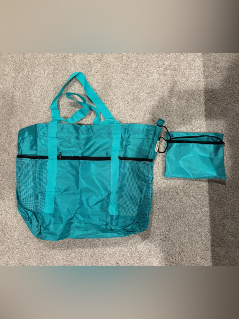 NWT Foldable Beach Tote Bag with Pouch